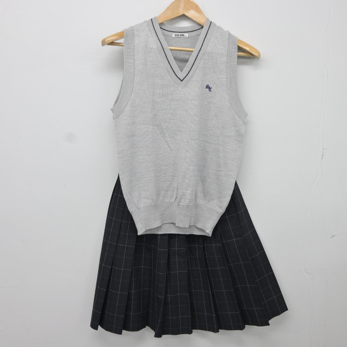 【中古】宮城県 仙台商業高等学校 女子制服 4点（ニットベスト・スカート）sf034652