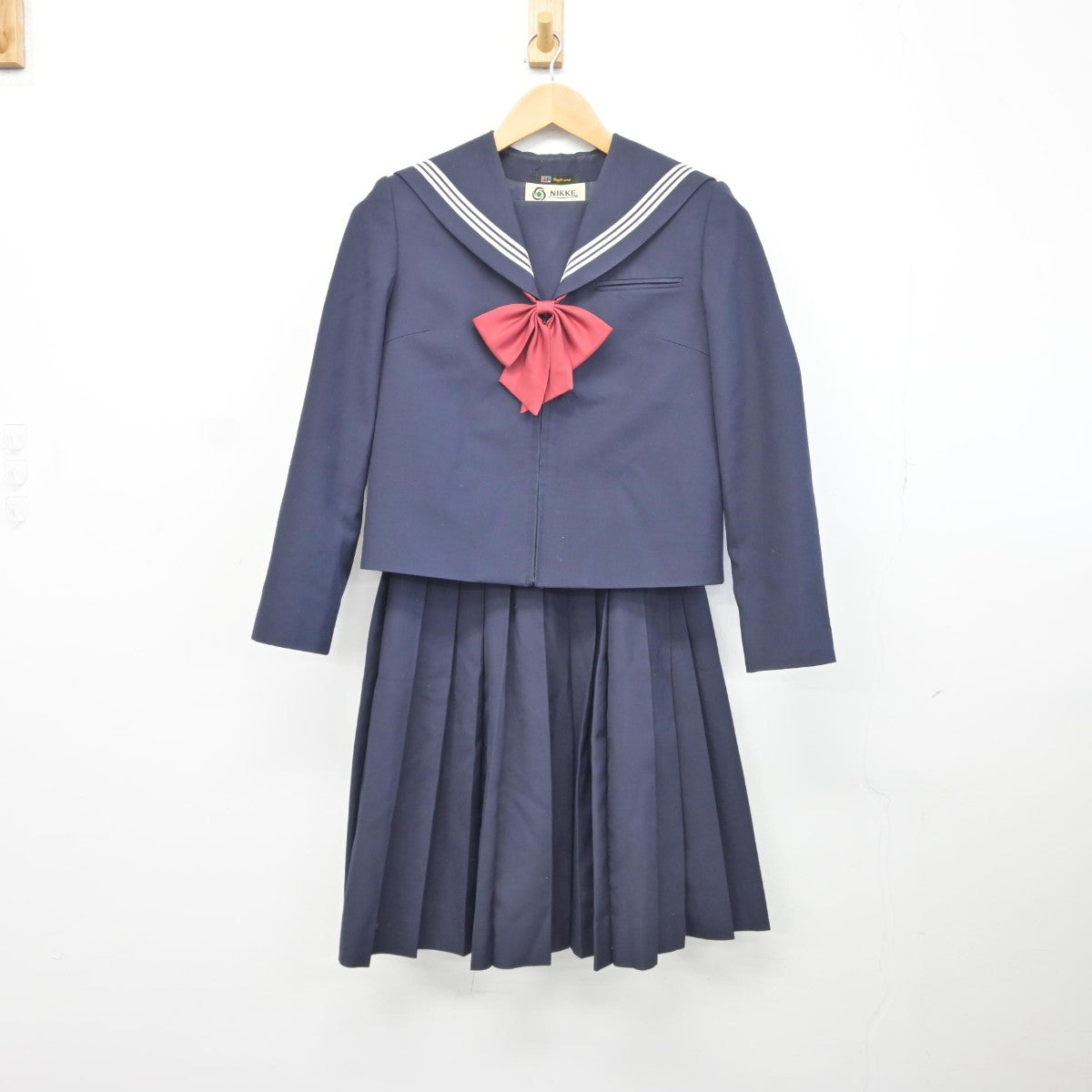 【中古】石川県 金沢市立高岡中学校 女子制服 3点（セーラー服・スカート）sf034672