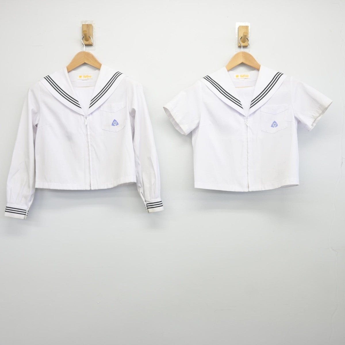 【中古】石川県 金沢市立高岡中学校 女子制服 2点（セーラー服）sf034673