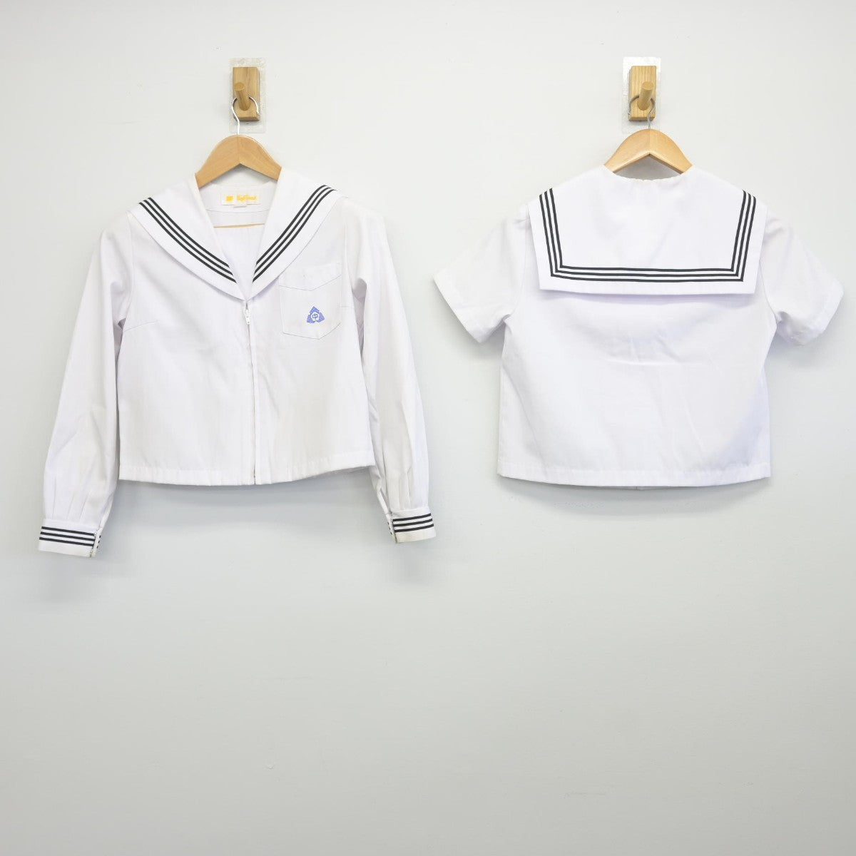 【中古】石川県 金沢市立高岡中学校 女子制服 2点（セーラー服）sf034673