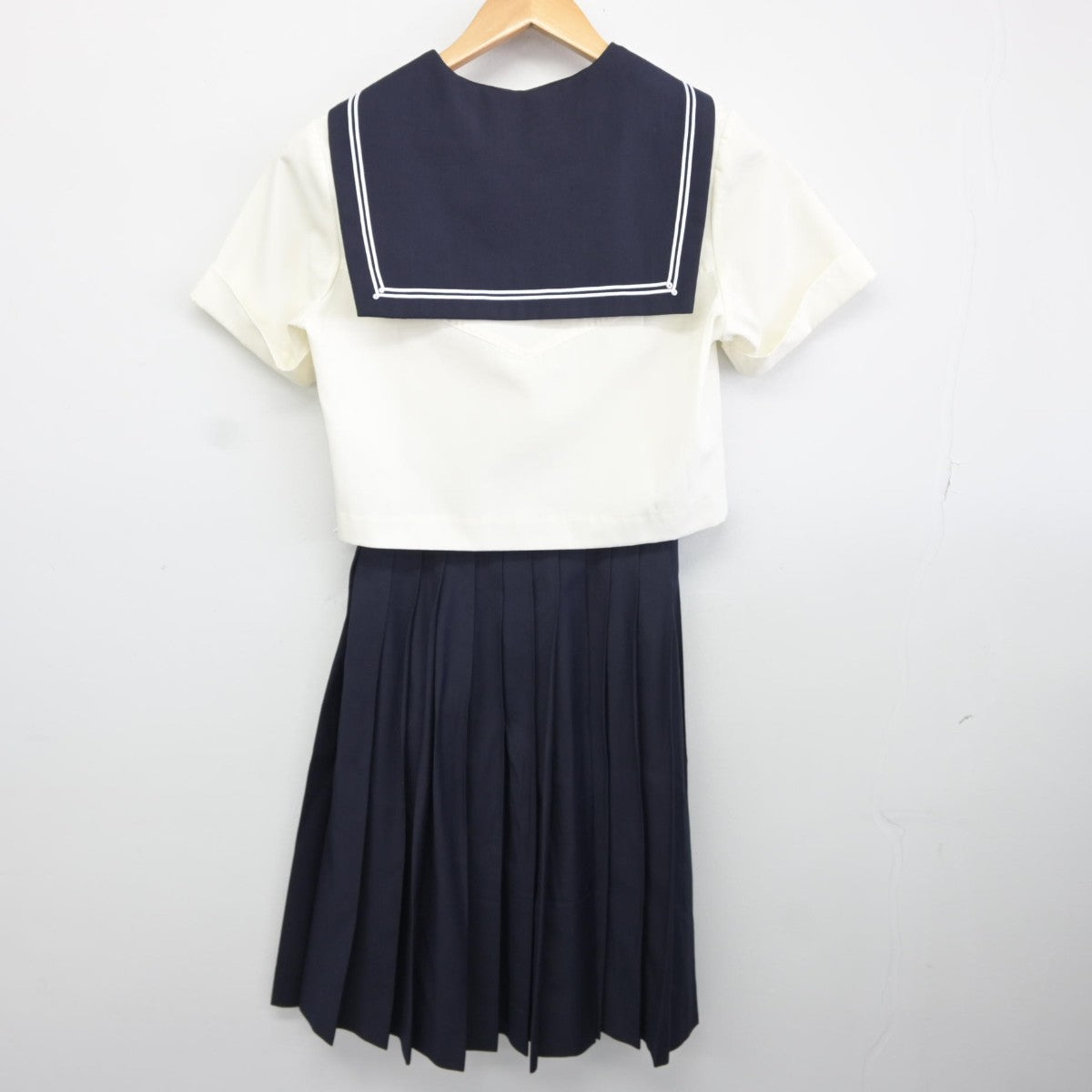 【中古】東京都 國學院大學久我山中学高等学校 女子制服 3点（セーラー服・スカート）sf034705