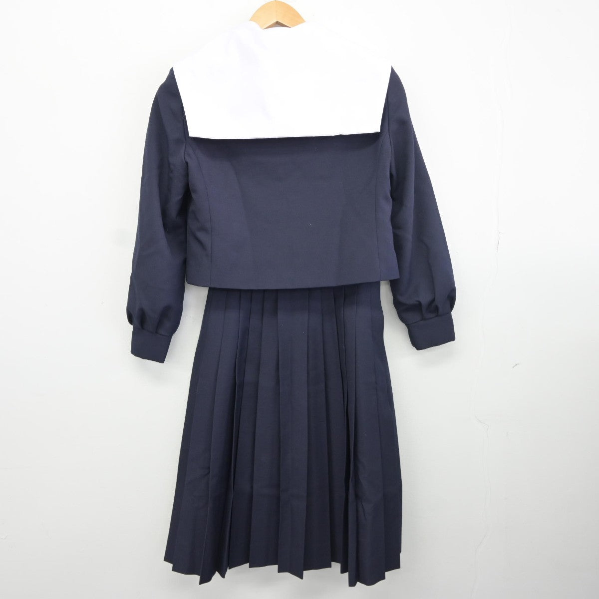 【中古】愛知県 中部中学校 女子制服 4点（セーラー服・スカート）sf034713