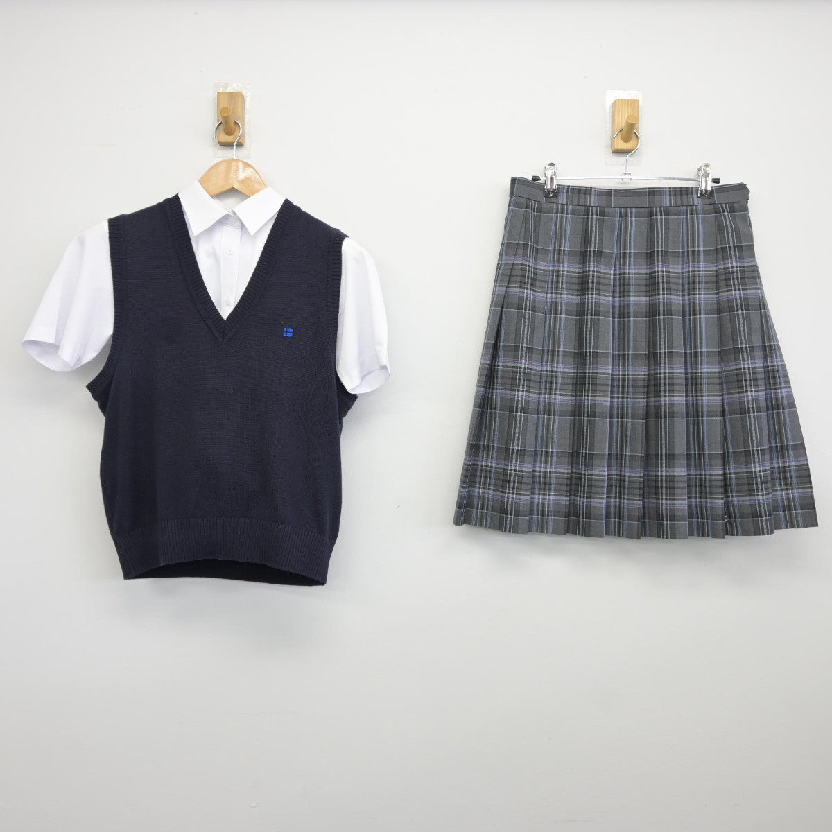 叡明高校制服 売ります - 服/ファッション