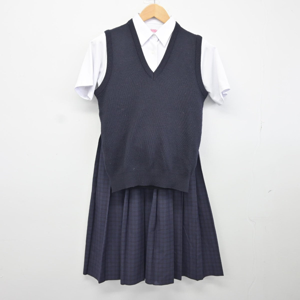 【中古】福岡県 福岡市立姪浜中学校 女子制服 3点（ニットベスト・シャツ・スカート）sf034752