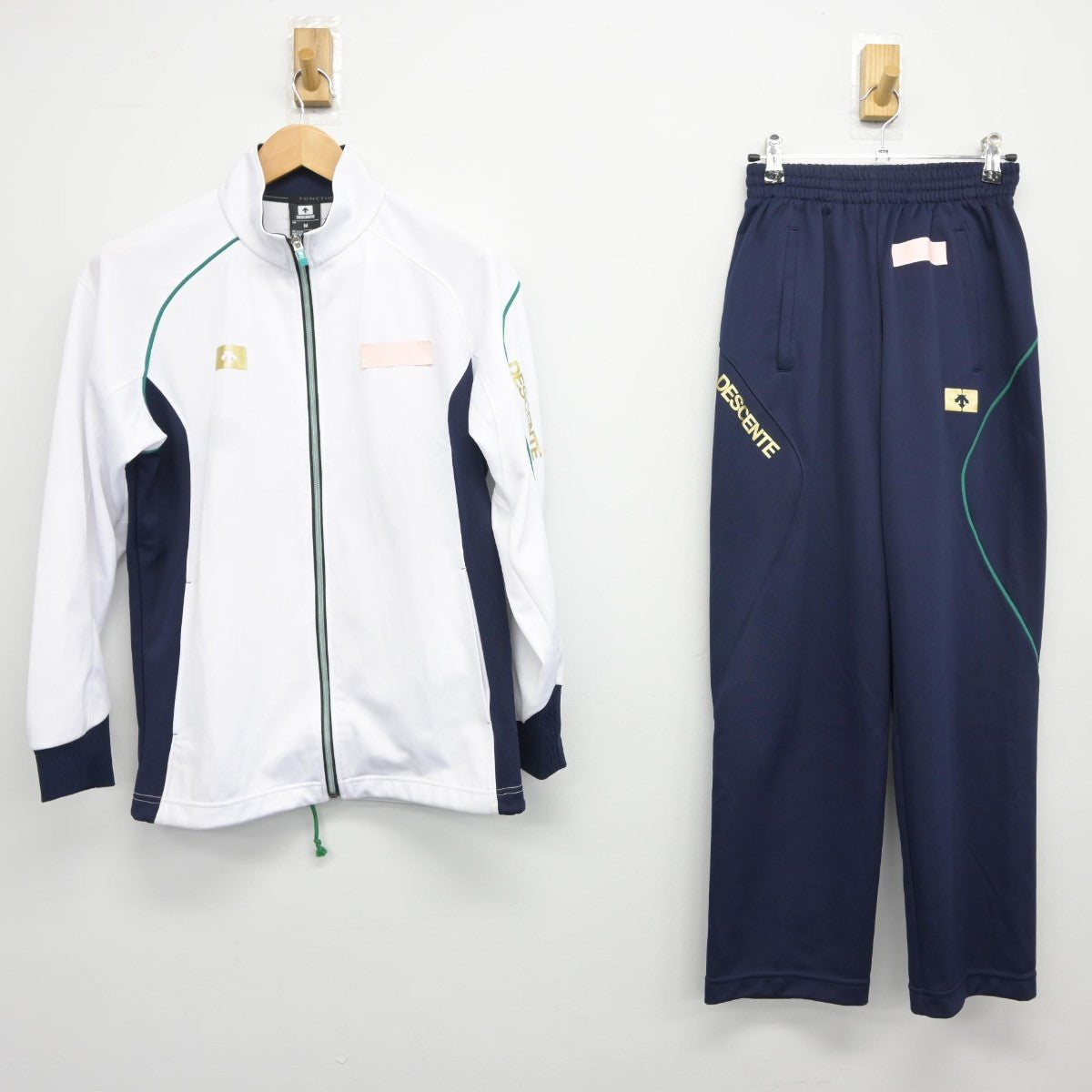 【中古】岡山県 興譲館高等学校 女子制服 2点（ジャージ 上・ジャージ 下）sf034817