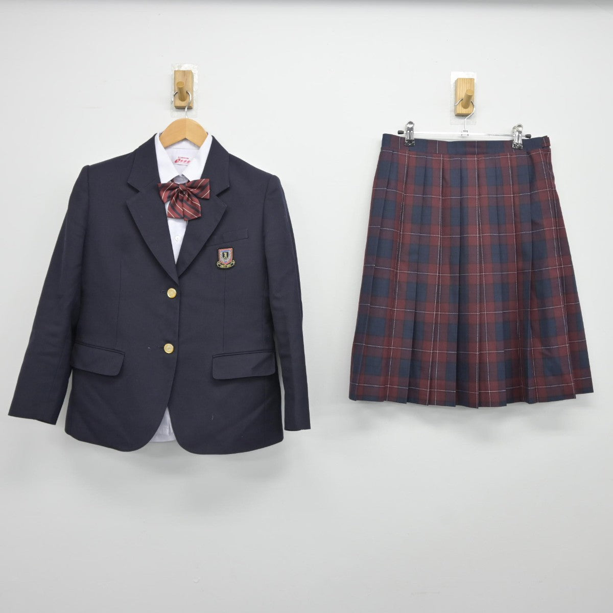 【中古】秋田県 秋田市立城南中学校 女子制服 4点（ブレザー・シャツ・スカート）sf034823