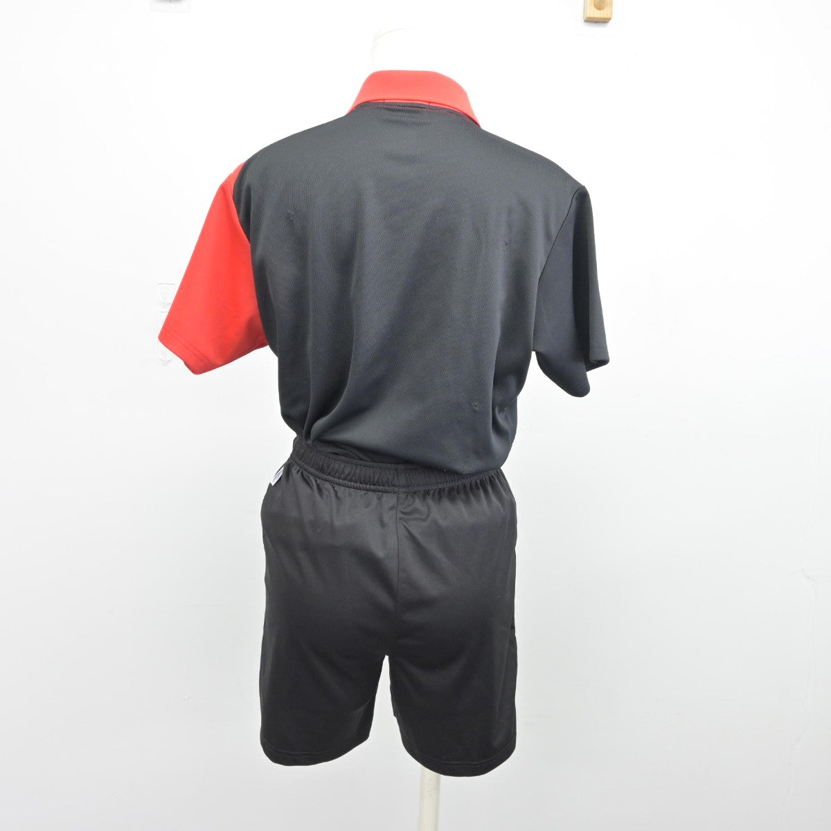 【中古】埼玉県 松伏第二中学校/テニス部ユニフォーム 女子制服 2点（部活ユニフォーム 上・部活ユニフォーム 下）sf034874