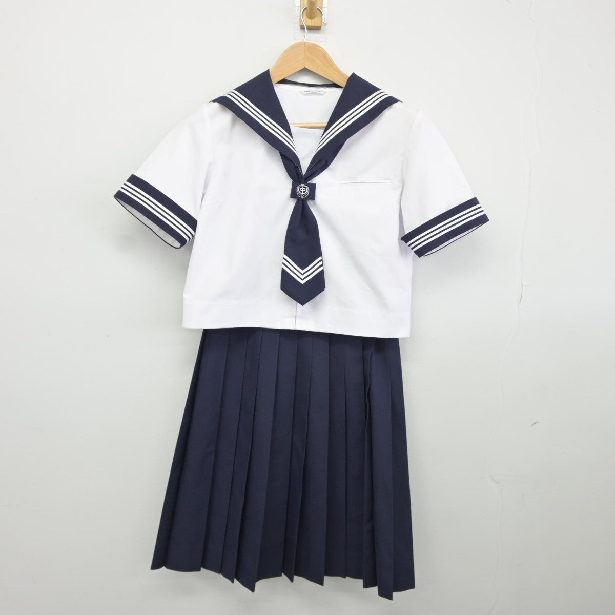 【中古】埼玉県 松伏第二中学校 女子制服 3点（セーラー服・スカート）sf034875