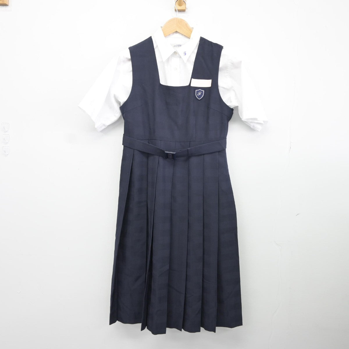 【中古】福岡県 二日市中学校 女子制服 3点（シャツ・ジャンパースカート）sf034882