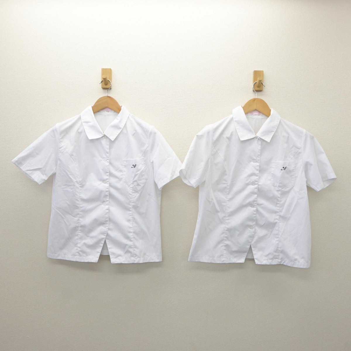 【中古】大阪府 泉大津市医師会附属看護高等専修学校 女子制服 2点（シャツ）sf035034