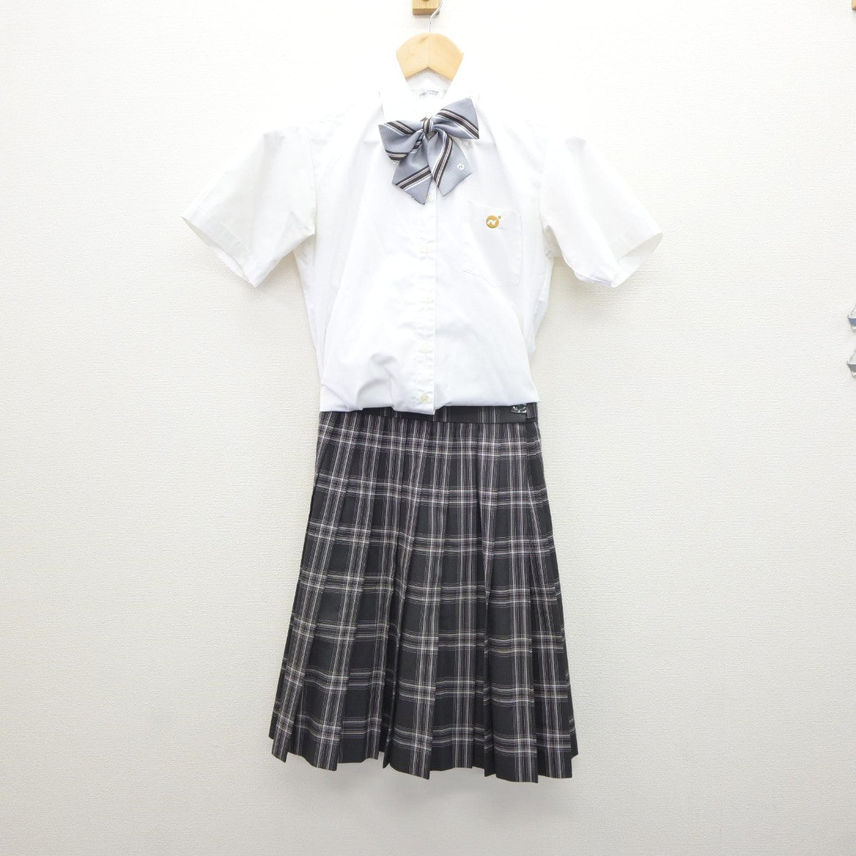 【中古】千葉県 二松學舎大学附属柏中学校高等学校 女子制服 4点（シャツ・シャツ・スカート）sf035041