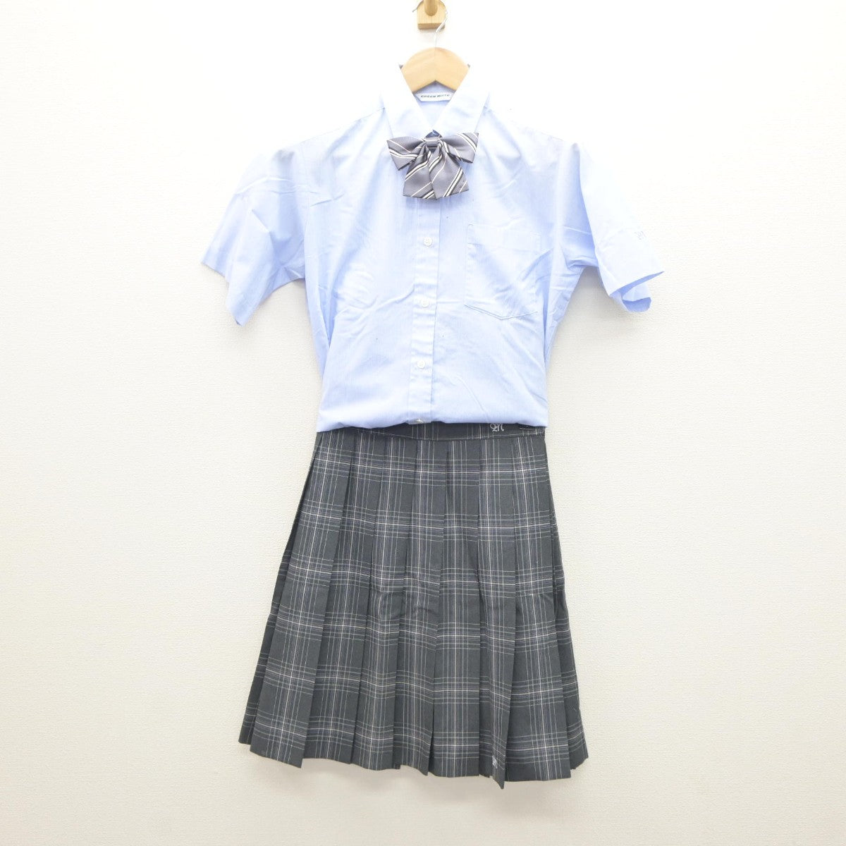 【中古】東京都 町田総合高等学校 女子制服 4点（ニットベスト・シャツ・スカート）sf035051