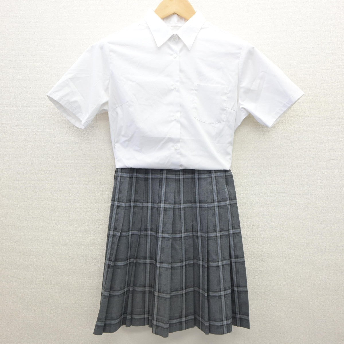 【中古】茨城県 石岡第一高等学校 女子制服 2点（シャツ・スカート）sf035105