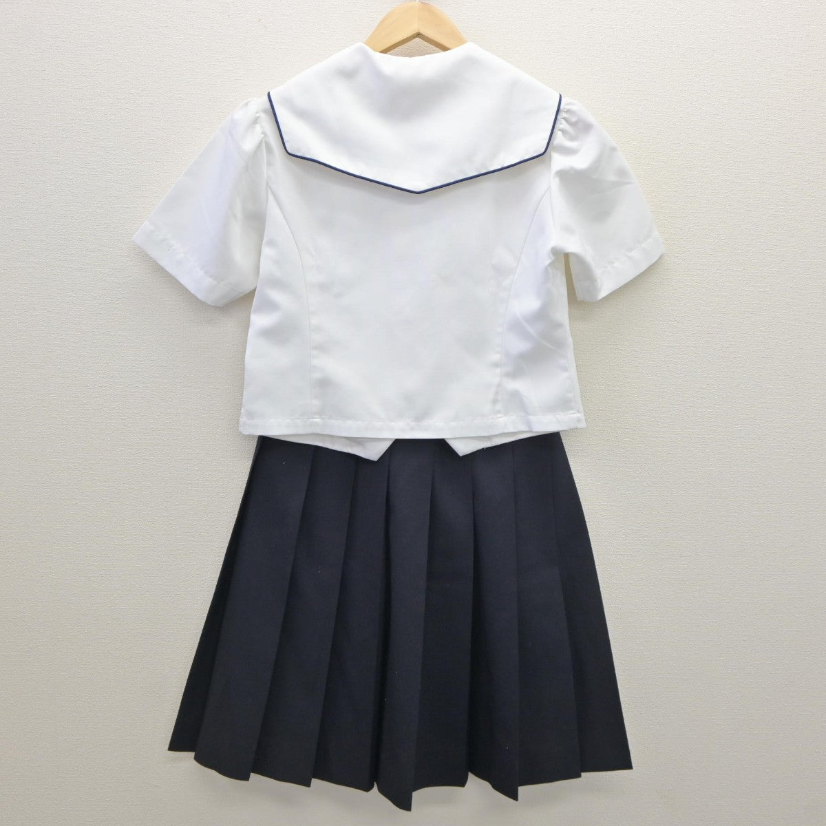 【中古】青森県 青森中央高等学校 女子制服 3点（セーラー服・セーラー服・スカート）sf035110