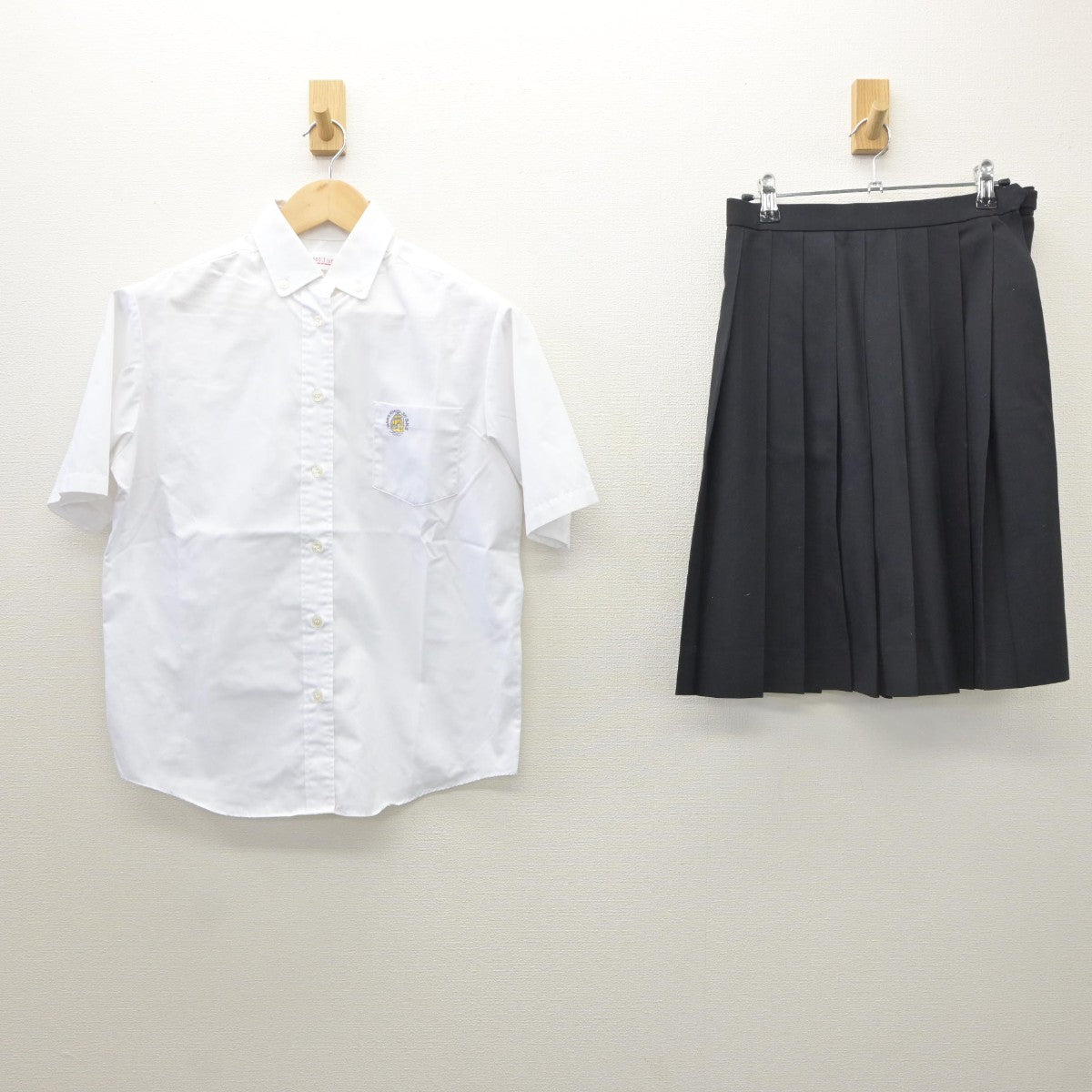 【中古】奈良県 一条高等学校 女子制服 3点（シャツ・スカート）sf035112