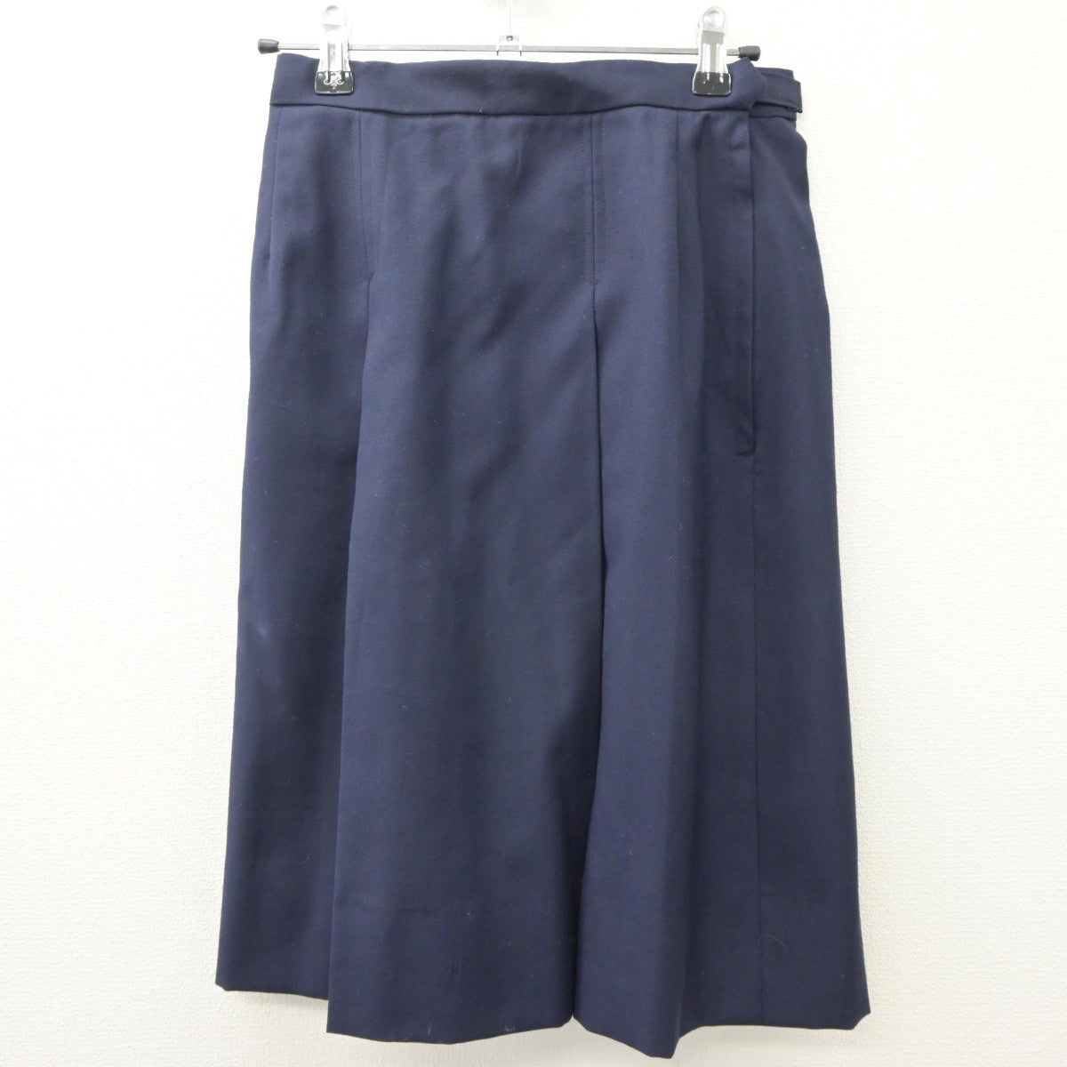 【中古】神奈川県 横浜市立西中学校 女子制服 2点（シャツ・スカート）sf035150