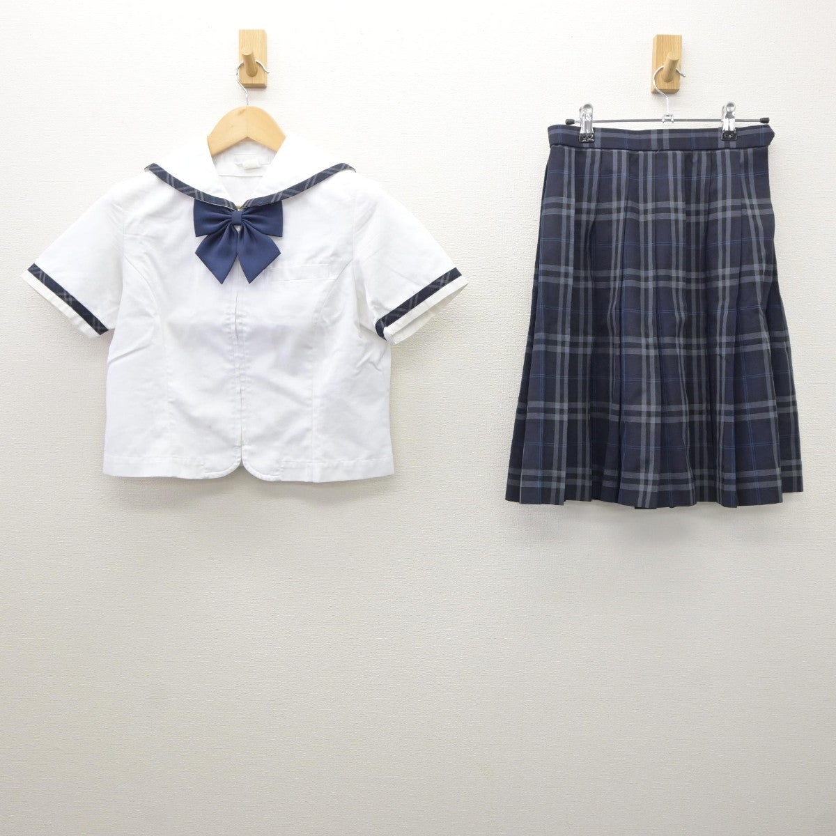 【中古】東京都 自由ヶ丘高等学校 女子制服 3点（セーラー服・スカート）sf035162