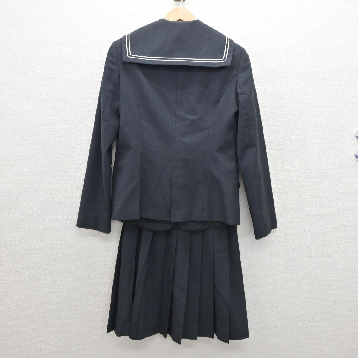 【中古】兵庫県 須磨東高等学校 女子制服 2点（セーラー服・スカート）sf035174