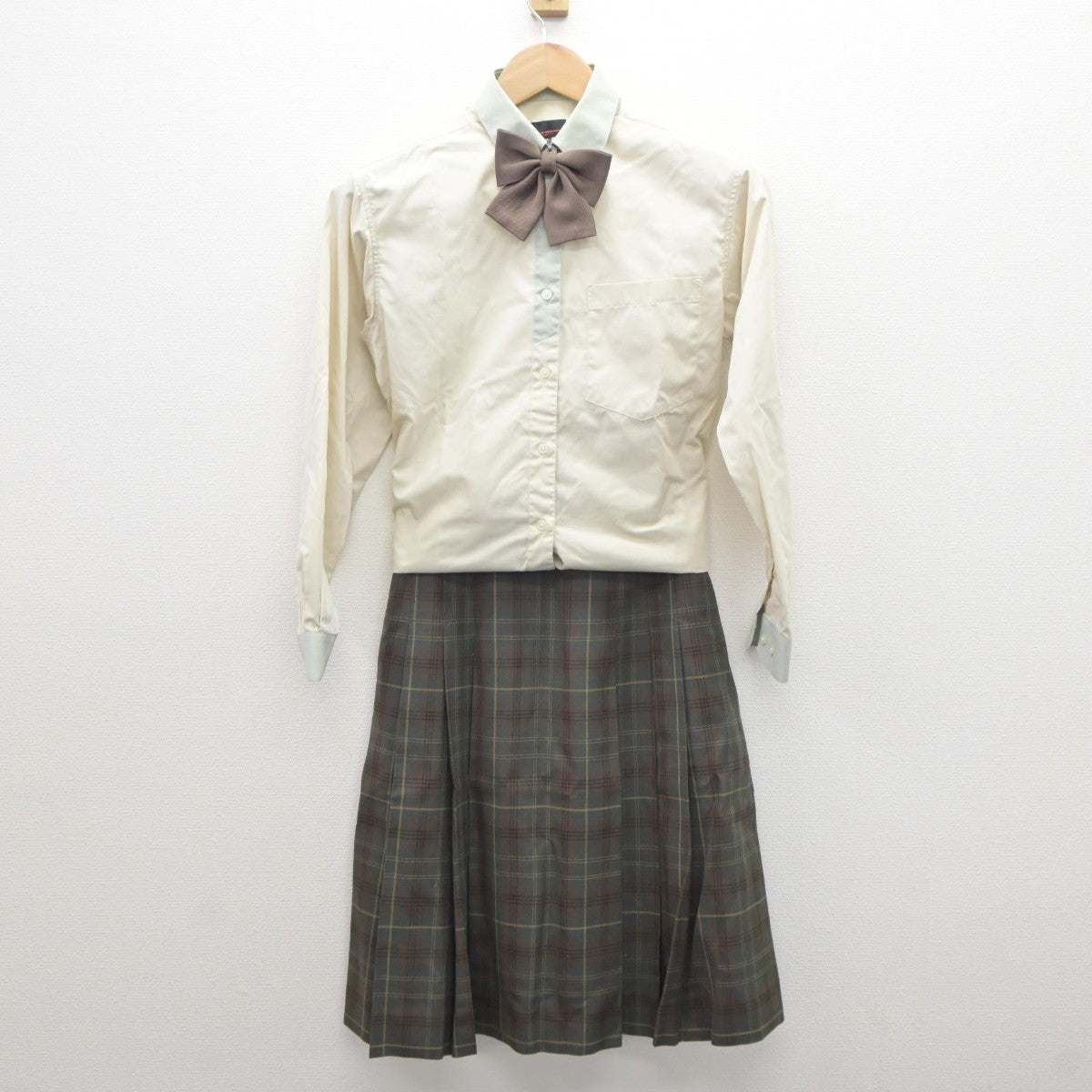 【中古】群馬県 高崎経済大学附属高等学校 女子制服 4点（ブレザー・シャツ・スカート）sf035192