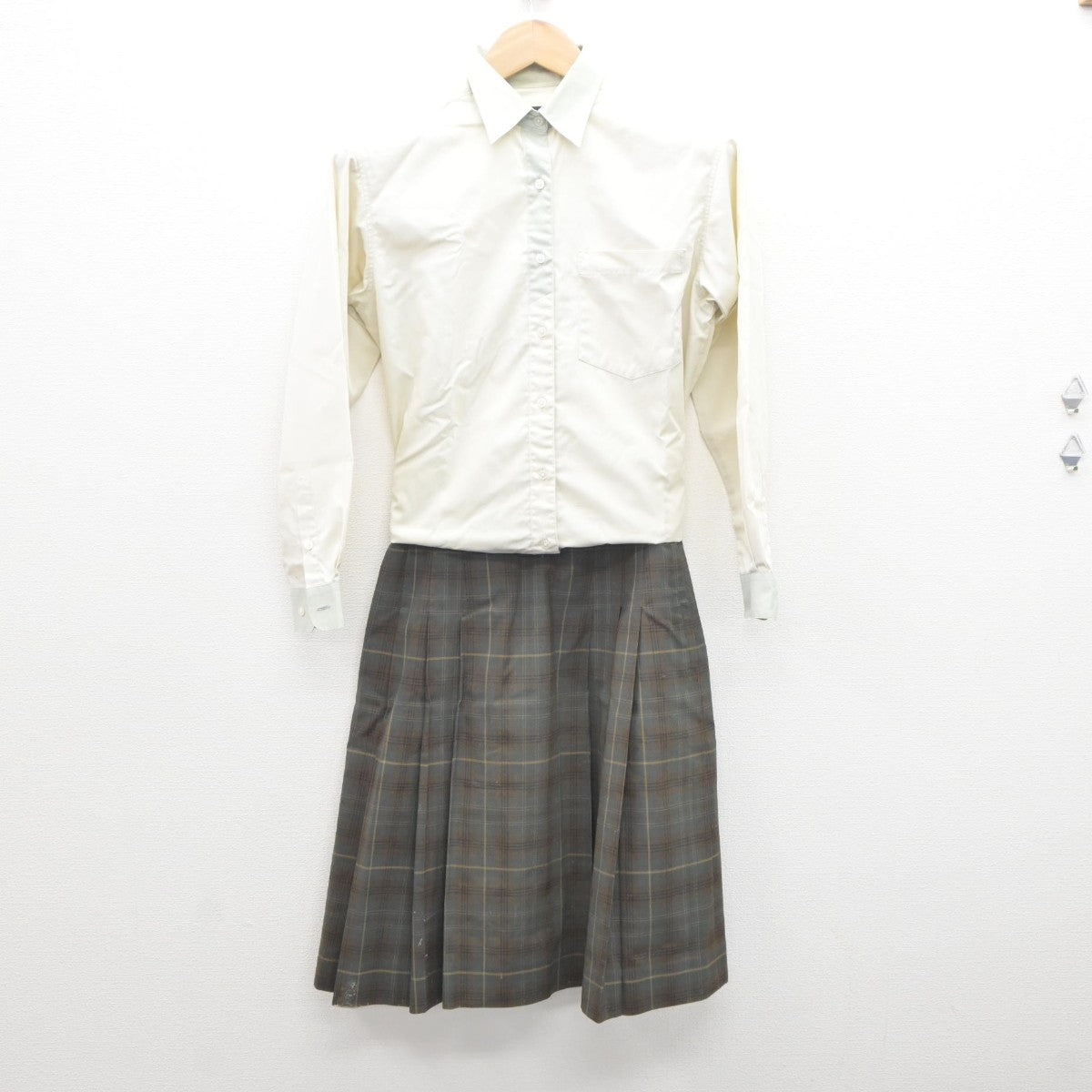 【中古】群馬県 高崎経済大学附属高等学校 女子制服 2点（シャツ・スカート）sf035193