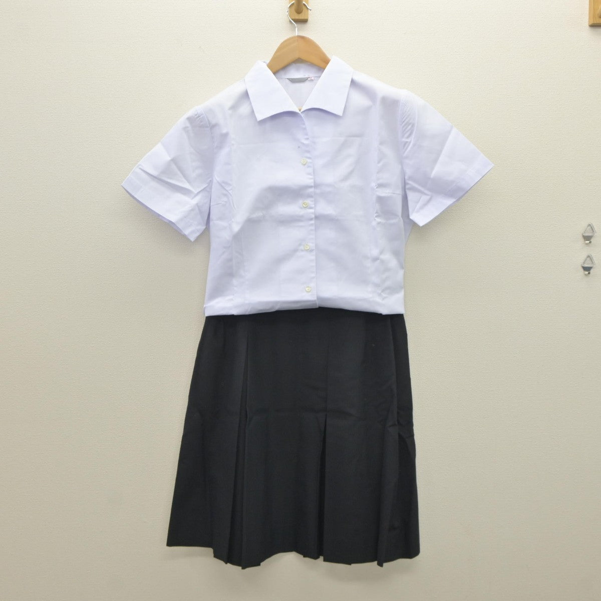 【中古】静岡県 吉原高等学校 女子制服 3点（シャツ・スカート）sf035203