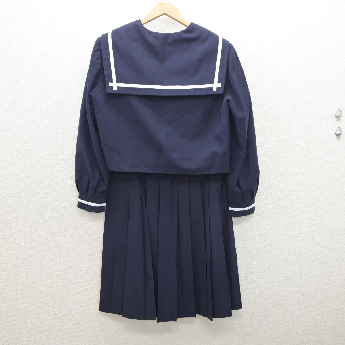 【中古】静岡県 吉原第三中学校 女子制服 3点（セーラー服・スカート・スカート）sf035204