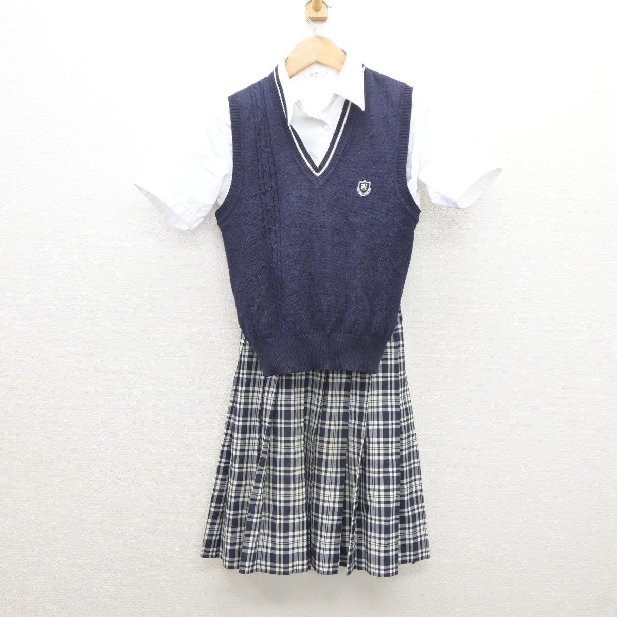 【中古】栃木県 宇都宮短期大学附属高等学校 女子制服 4点（ニットベスト・シャツ・スカート）sf035207