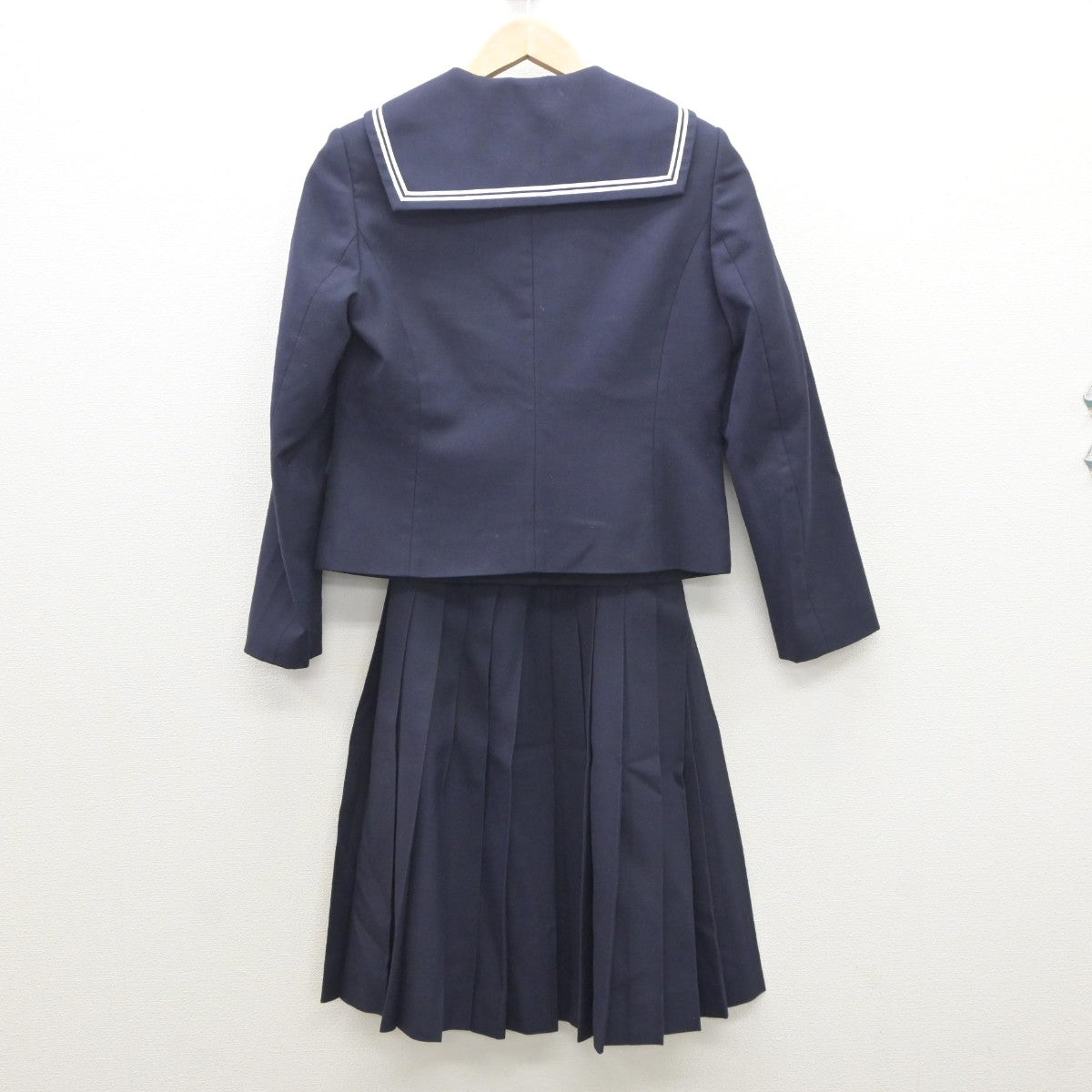 【中古】愛知県 桜花学園高等学校 女子制服 4点（セーラー服・ニット・スカート）sf035216