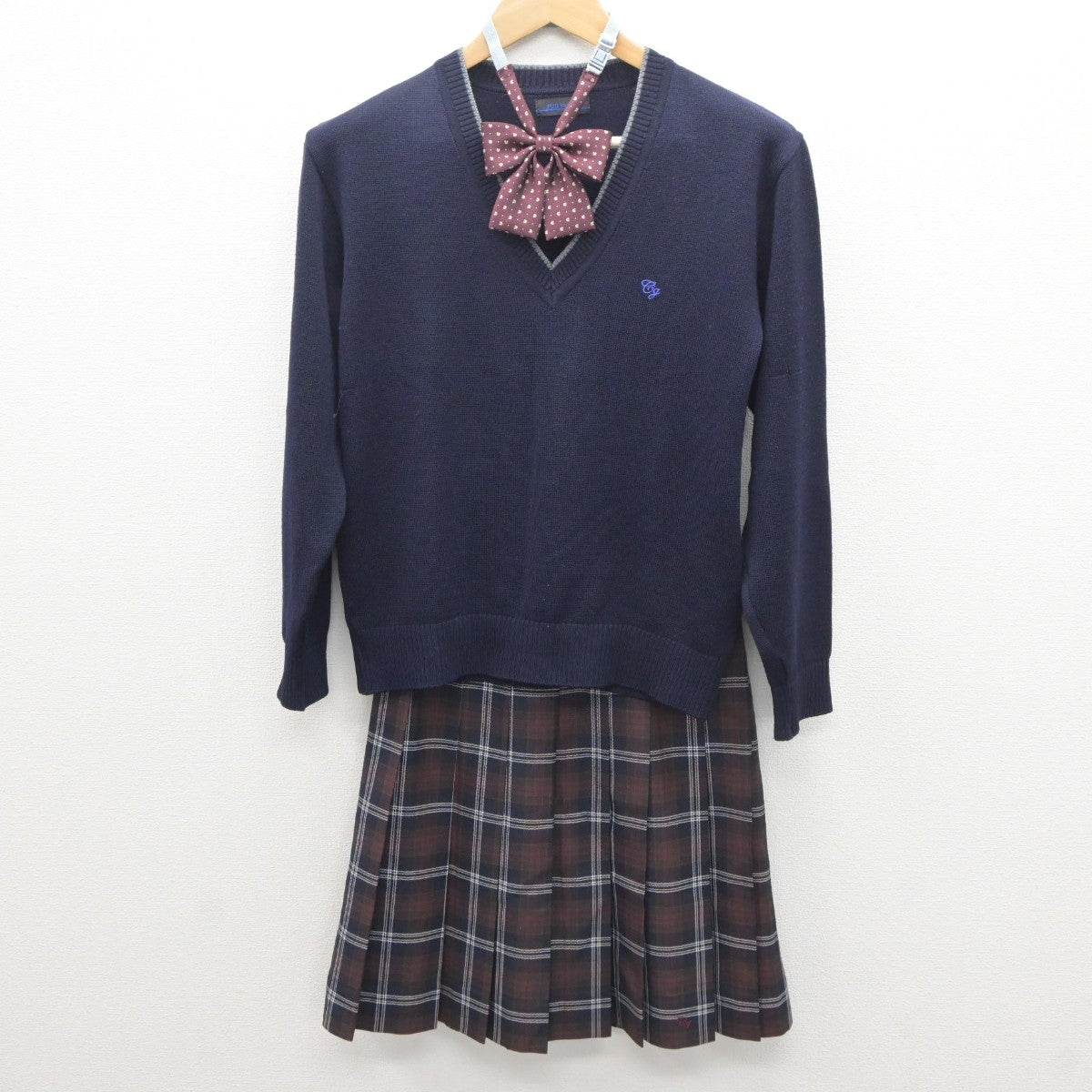 【中古】千葉県 中央学院高等学校 女子制服 3点（ニット・スカート）sf035248