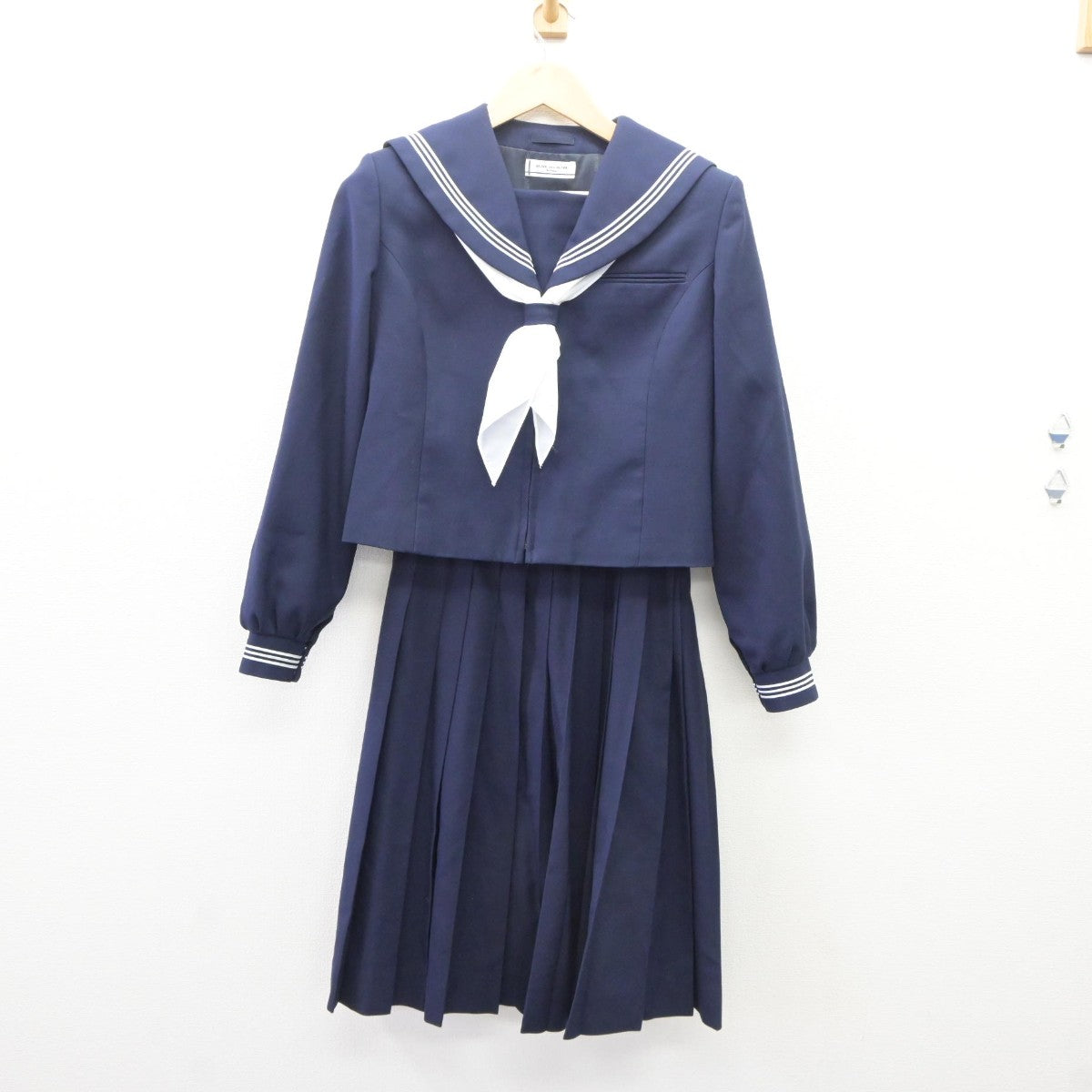 【中古】秋田県 御野場中学校 女子制服 3点（セーラー服・スカート）sf035254