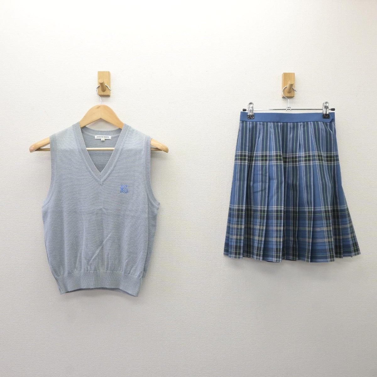 【中古】東京都 駒沢女子大学高等学校 女子制服 2点（ニットベスト・スカート）sf035264