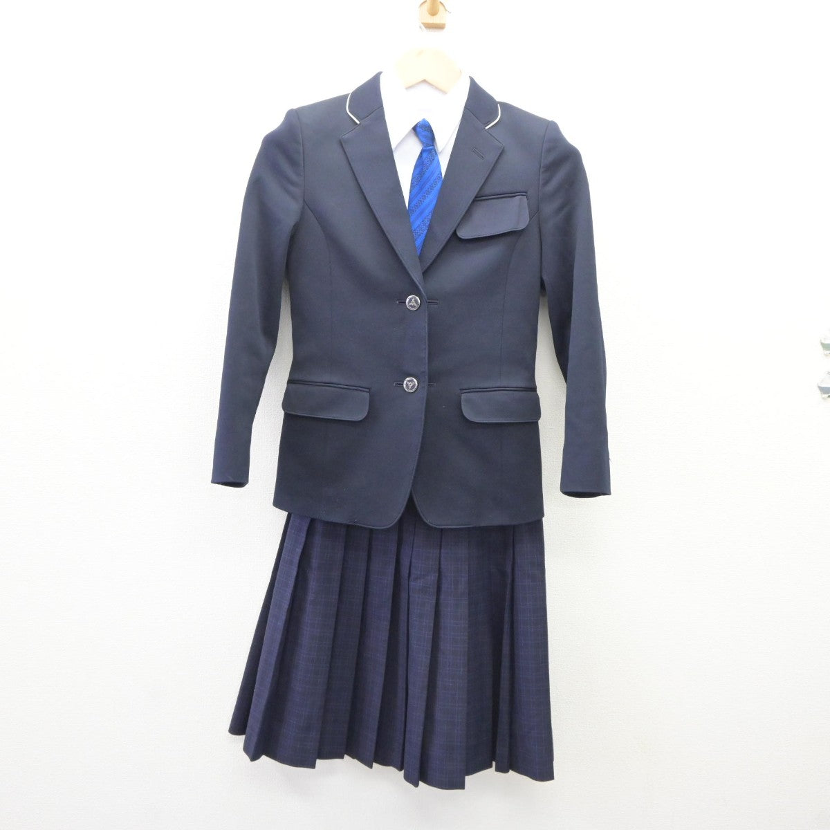 【中古】福岡県 福岡市内中学標準服 女子制服 4点（ブレザー・シャツ・スカート）sf035271