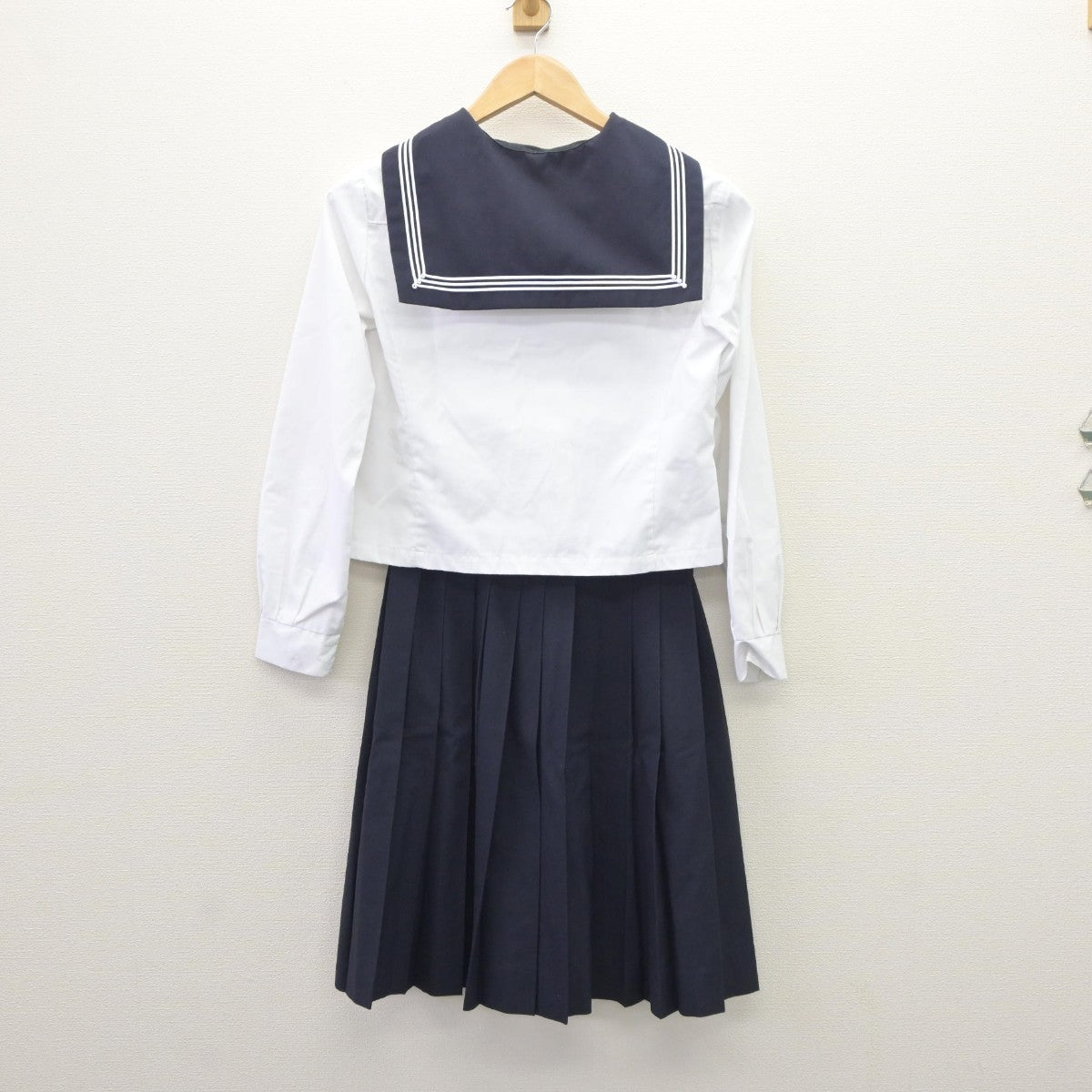 【中古】東京都 佼成学園女子中学高等学校 女子制服 3点（セーラー服・スカート）sf035304