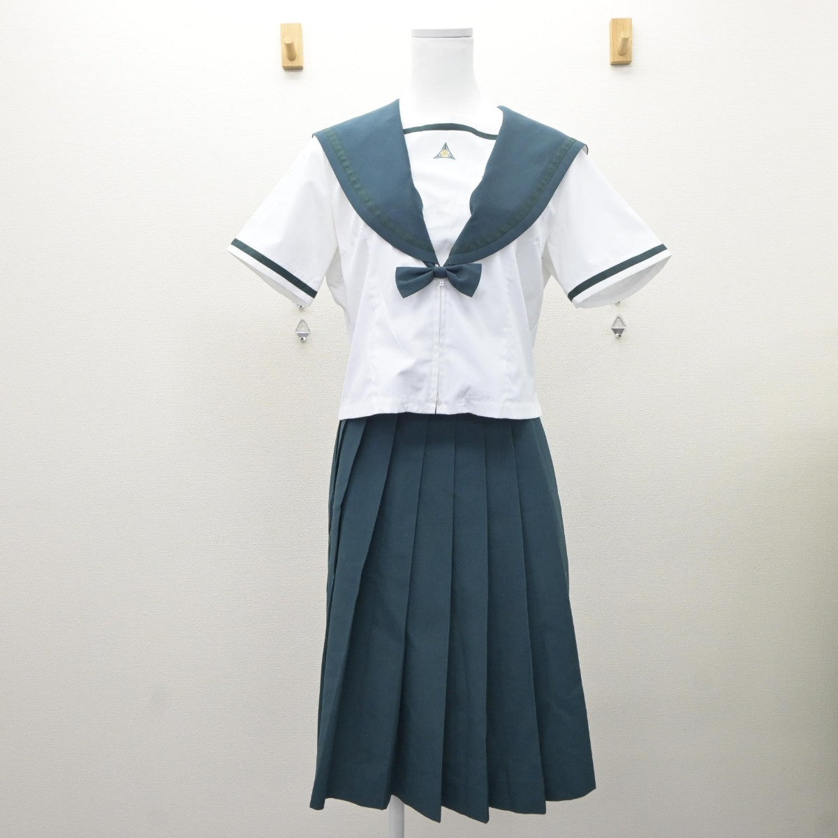 【中古】千葉県 成田国際高等学校 女子制服 5点（セーラー服・スカート）sf035354