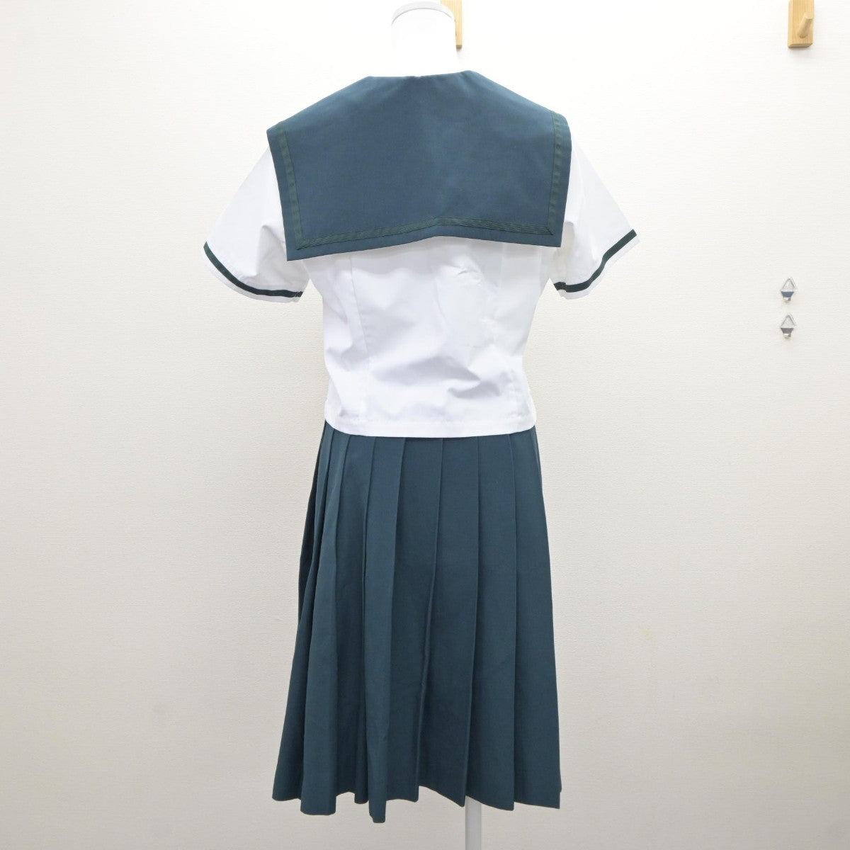 【中古】千葉県 成田国際高等学校 女子制服 5点（セーラー服・スカート）sf035354