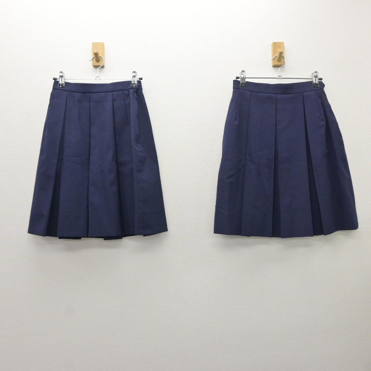 【中古】神奈川県 浜中学校 女子制服 2点（スカート・スカート）sf035358