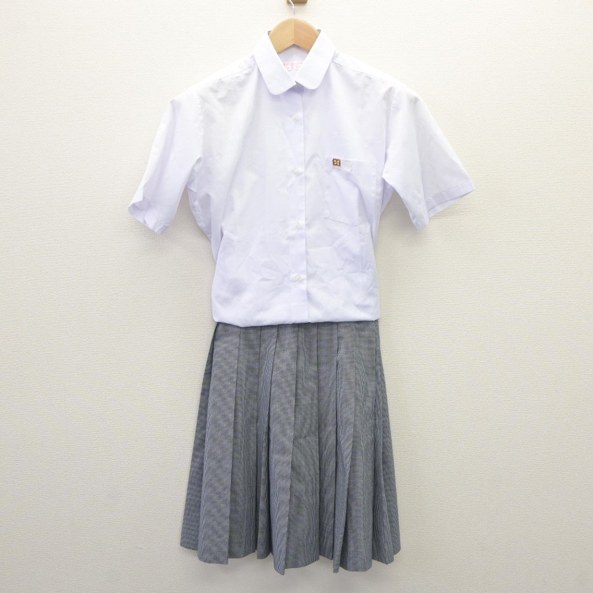 【中古】栃木県 宇都宮市立陽東中学校 女子制服 3点（シャツ・シャツ・スカート）sf035393