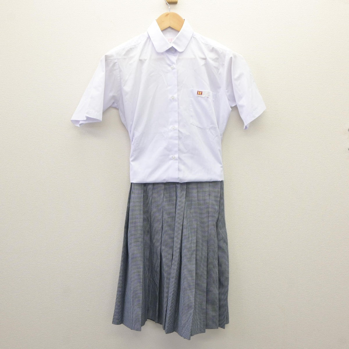 【中古】栃木県 宇都宮市立陽東中学校 女子制服 2点（シャツ・スカート）sf035394