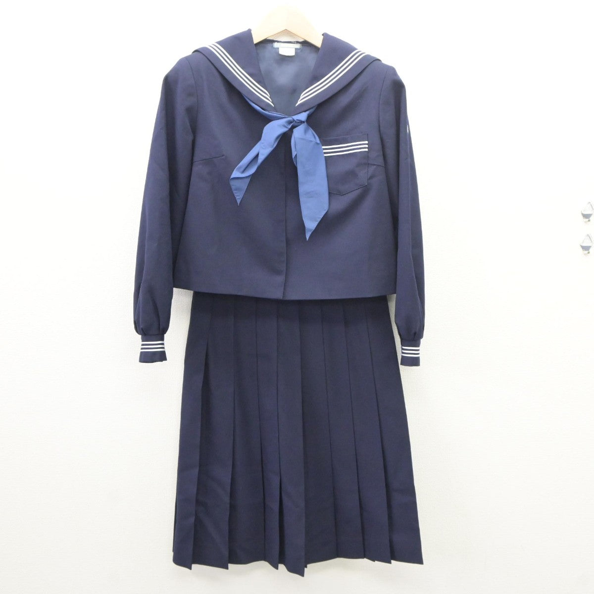 【中古】青森県 大館中学校 女子制服 3点（セーラー服・スカート）sf035406