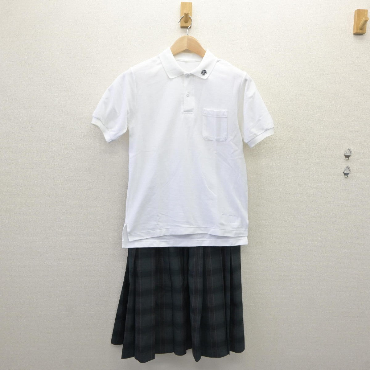 【中古】茨城県 谷和原中学校 女子制服 3点（シャツ・スカート）sf035408