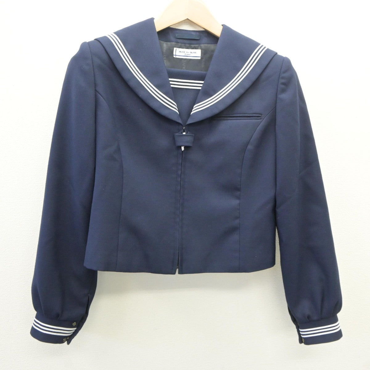 【中古】秋田県 秋田東中学校 女子制服 2点（セーラー服・スカート）sf035416