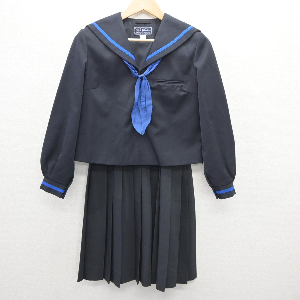 【中古】青森県 弘前第五中学校 女子制服 4点（セーラー服・セーラー服・スカート）sf035455