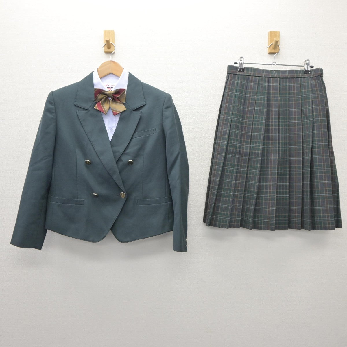 【中古】宮城県 みどり台中学校 女子制服 4点（ブレザー・シャツ・スカート）sf035458