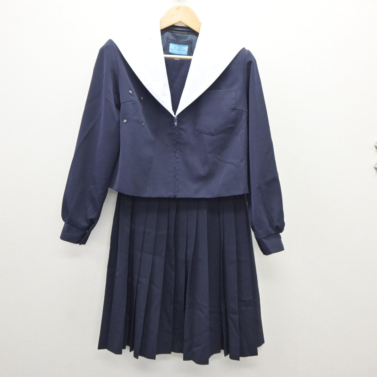 【中古】愛知県 安城市桜井中学校 女子制服 2点（セーラー服・スカート）sf035483