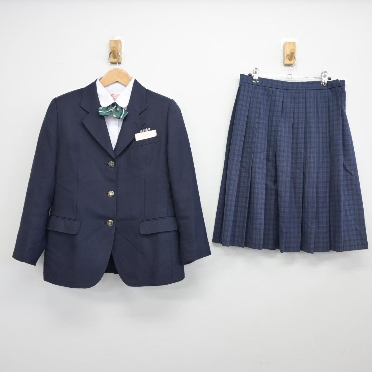 【中古】宮崎県 志和池中学校 女子制服 4点（ブレザー・シャツ・スカート）sf036016