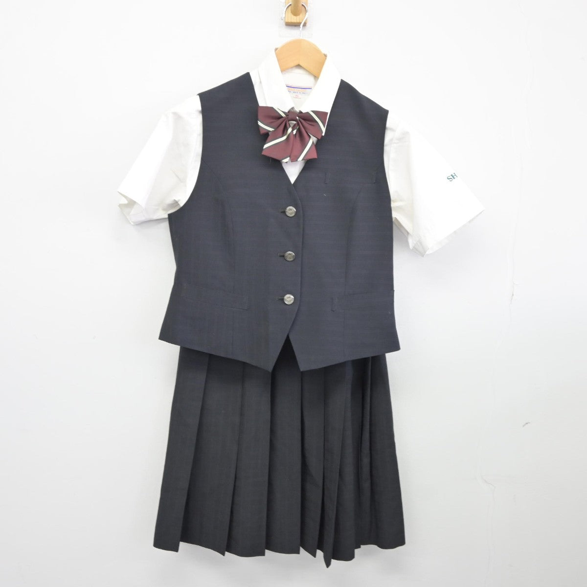 【中古】埼玉県 栄東中学高等学校 女子制服 4点（ベスト・シャツ・スカート）sf036052