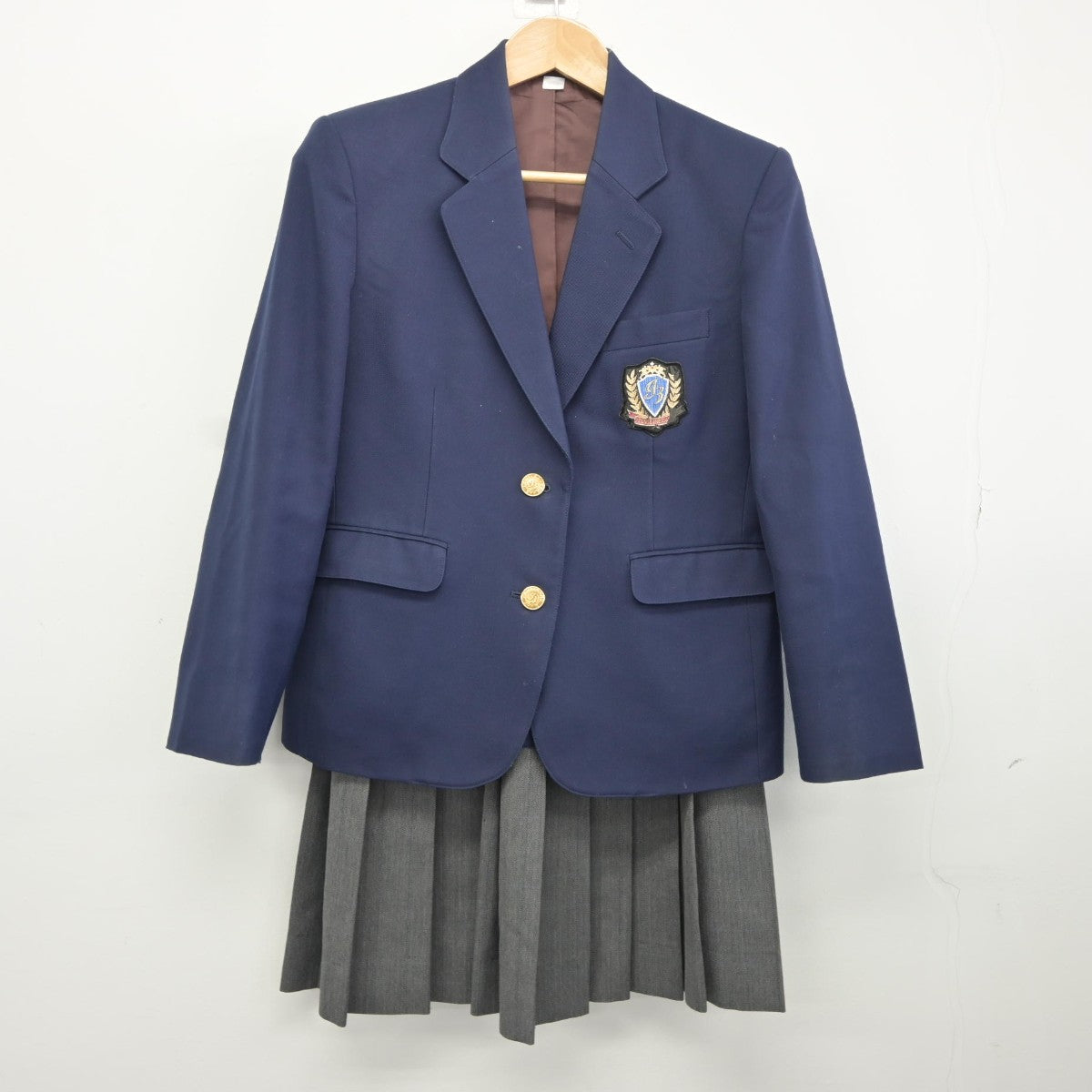 【中古】大阪府 泉佐野市立第三中学校 女子制服 2点（ブレザー・スカート）sf036087