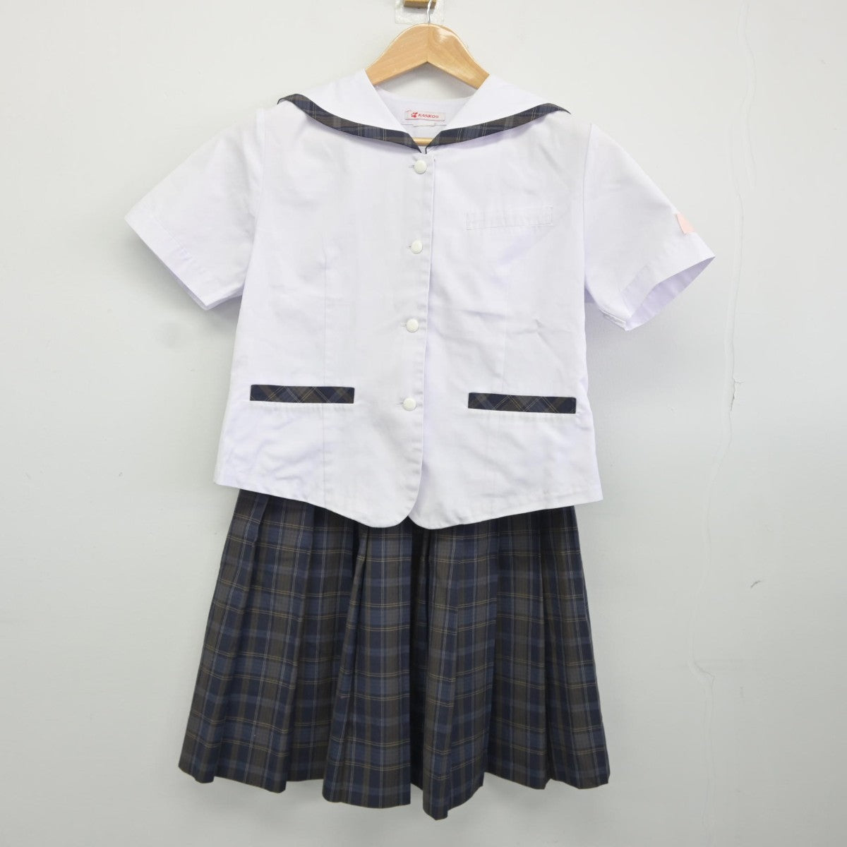 【中古】福岡県 北九州市立永犬丸中学校 女子制服 2点（シャツ・スカート）sf036104