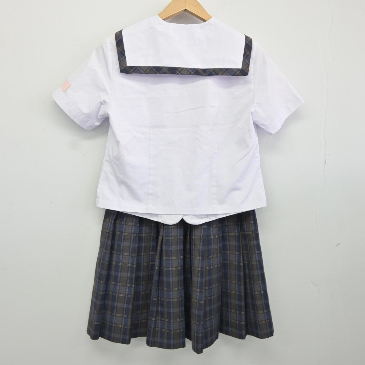 【中古】福岡県 北九州市立永犬丸中学校 女子制服 2点（シャツ・スカート）sf036104