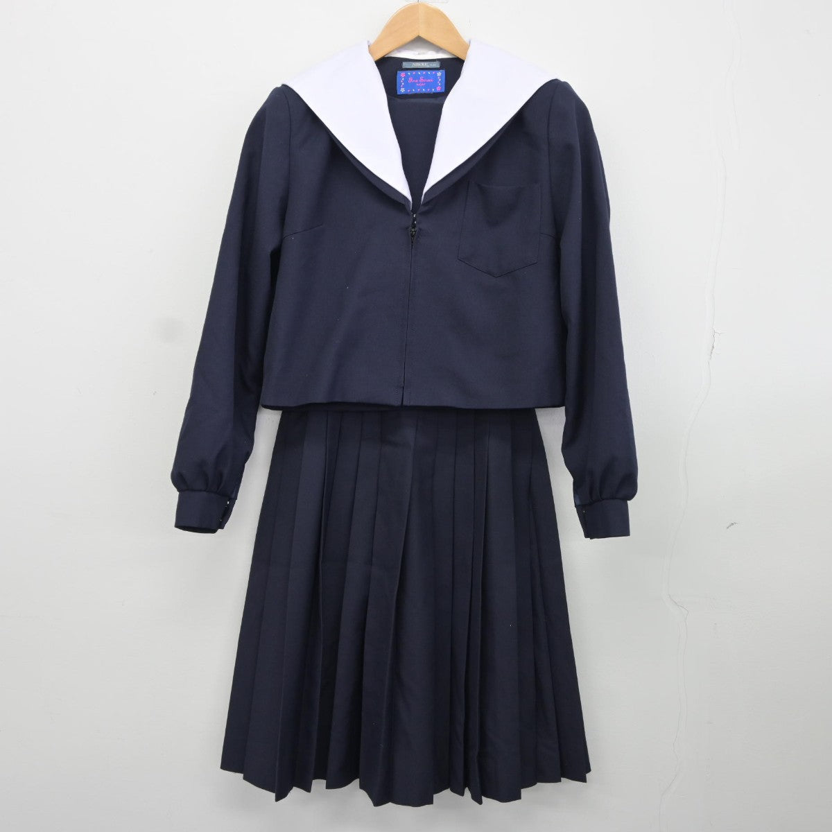 【中古】愛知県 名古屋市立宝神中学校/旧制服 女子制服 2点（セーラー服・スカート）sf036126